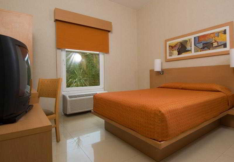 City Express By Marriott Tampico Bagian luar foto